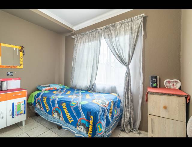5 BEDROOM HOUSE FOR SALE IN ORMONDE